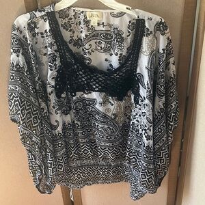 FINAL MARKDOWN Bila black and White Paisley caftan style Women's Top large